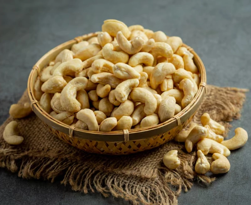 Essential Cashew 400 Grams